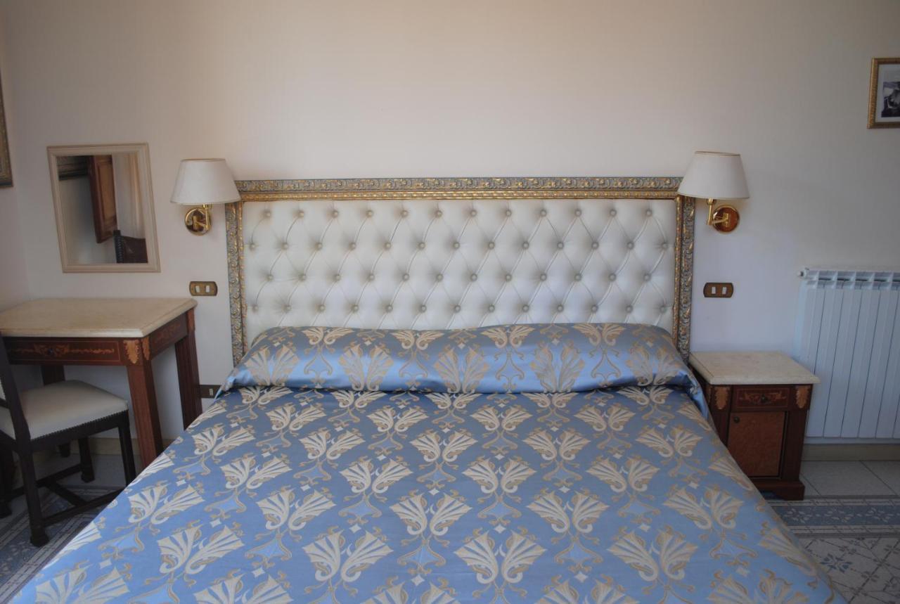 וירג'יו Villa Tina Hotel מראה חיצוני תמונה